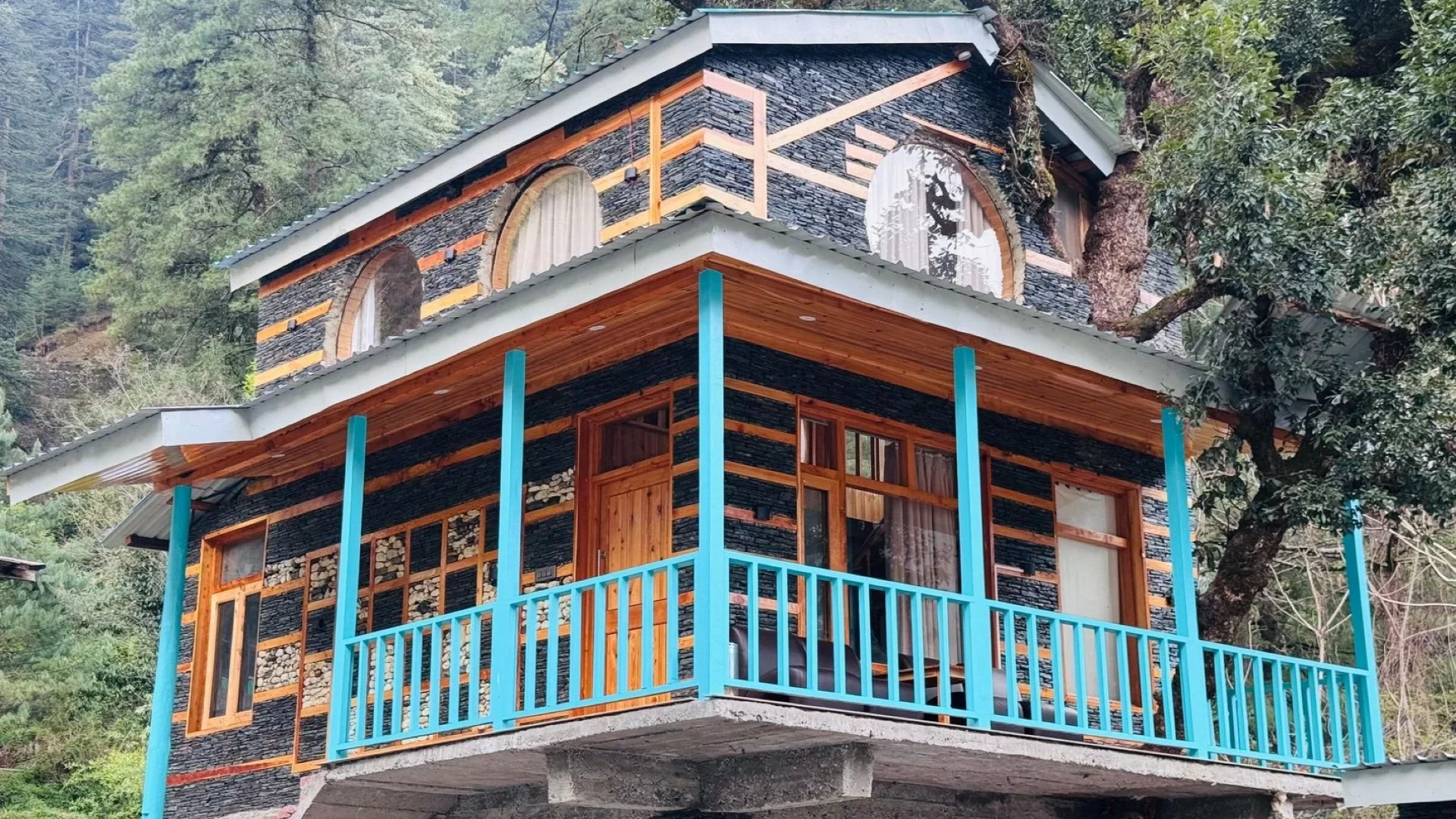 Green Alpine Jibhi