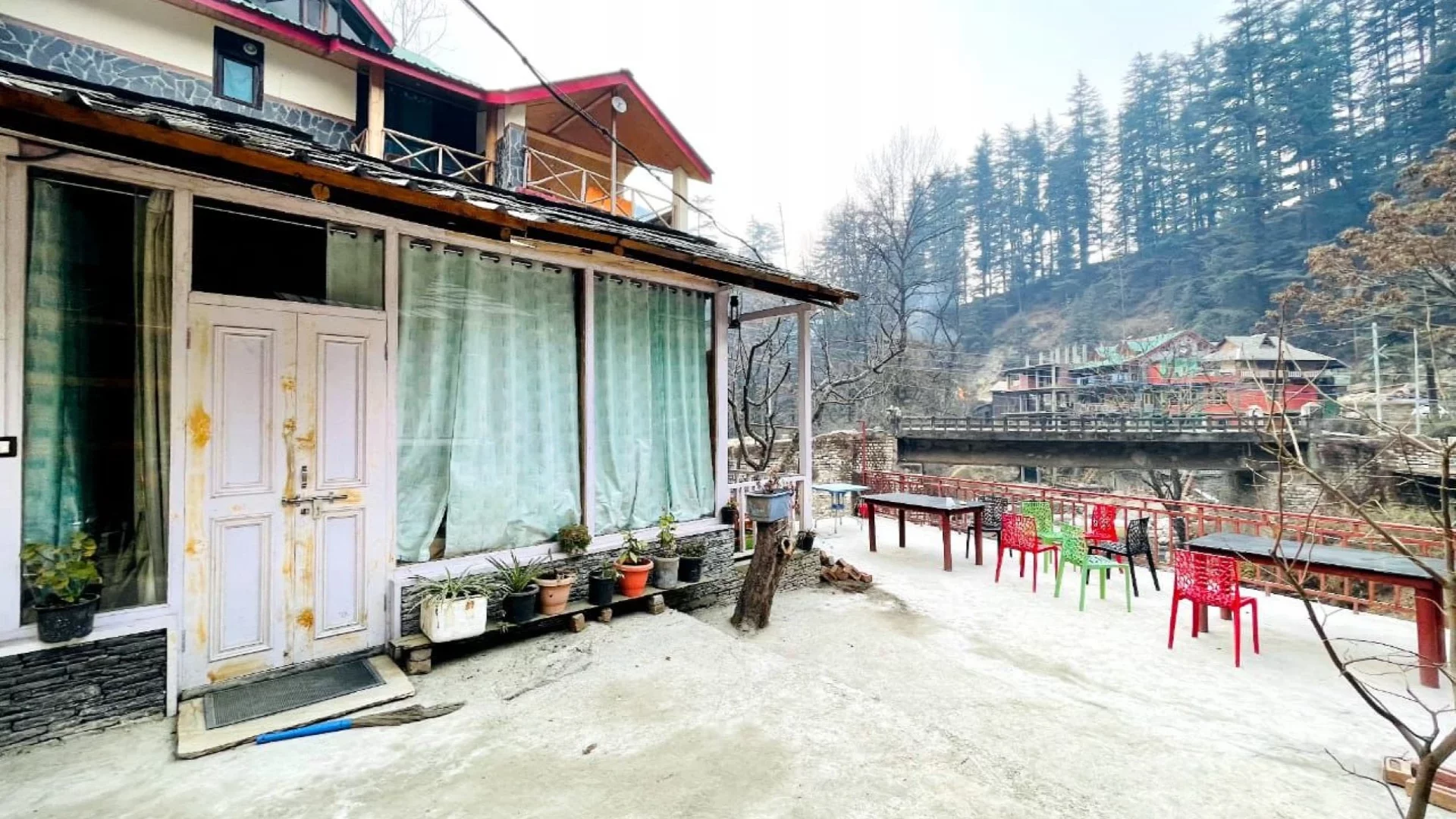 Green Alpine Jibhi